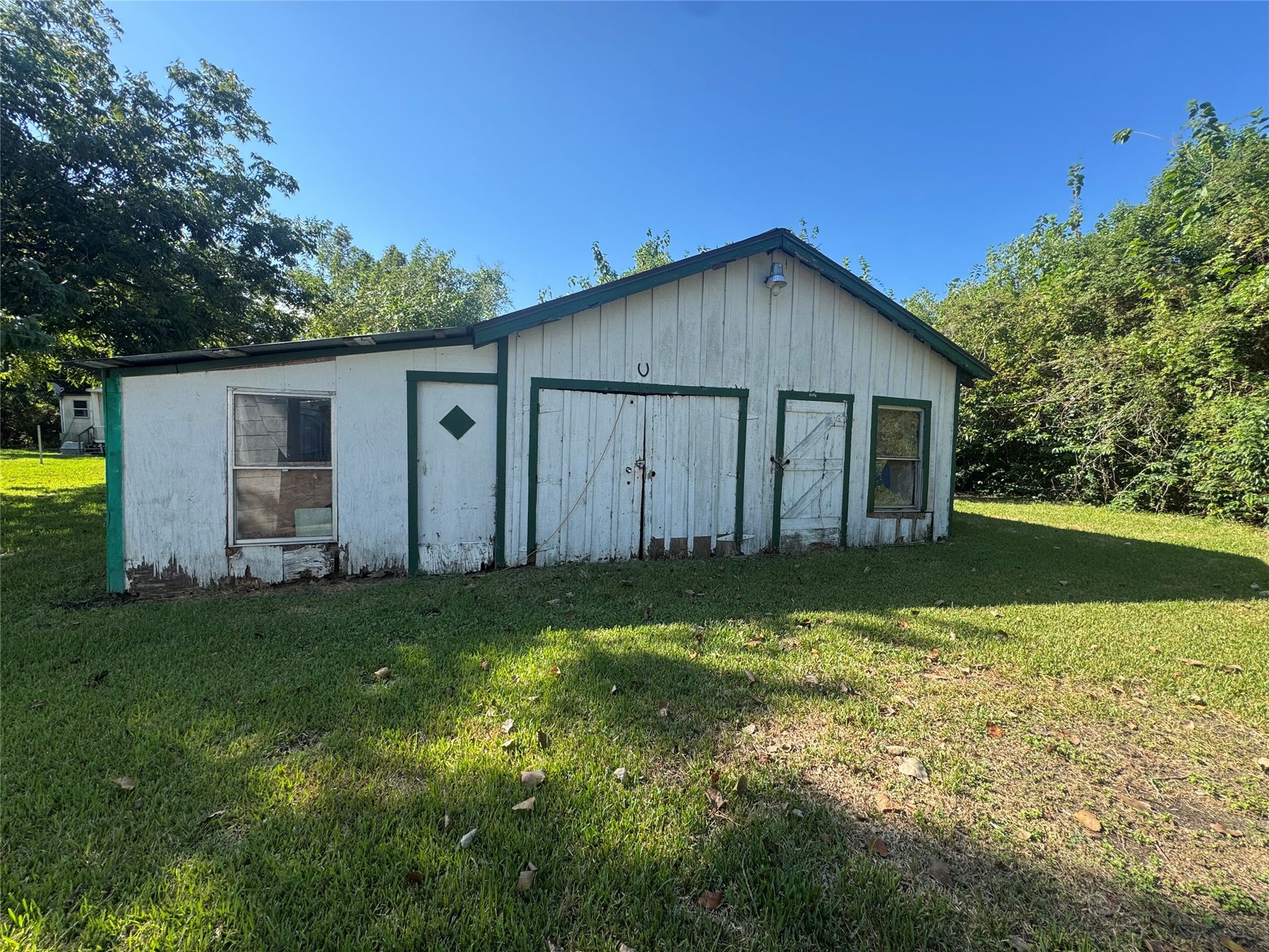 813 E Canal Road, Highlands, TX 77562 813 E Canal Road, Highlands, TX 77562