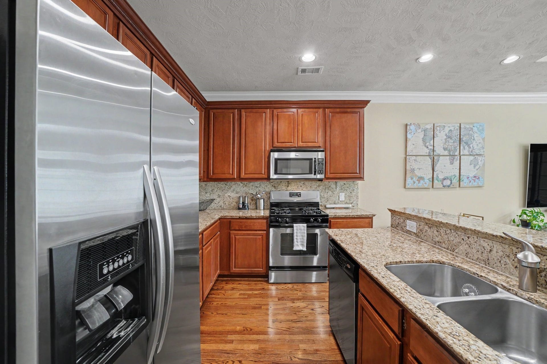 Everything you need in this functional kitchen