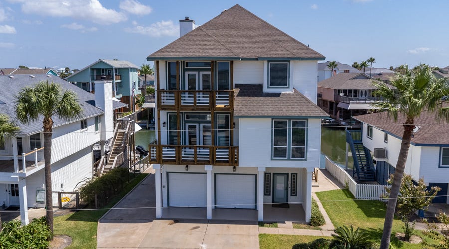 Property photo for 1414 Lotus Drive, Tiki Island, TX