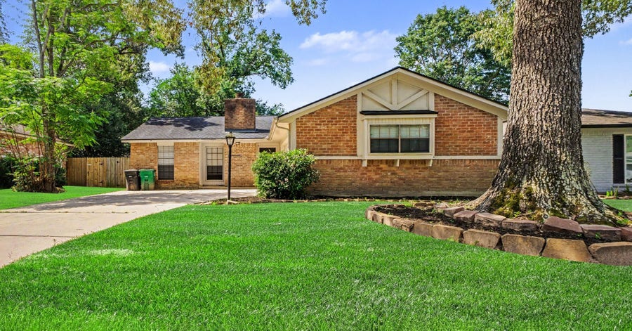 Property photo for 2714 Longleaf Pines Drive, Houston, TX