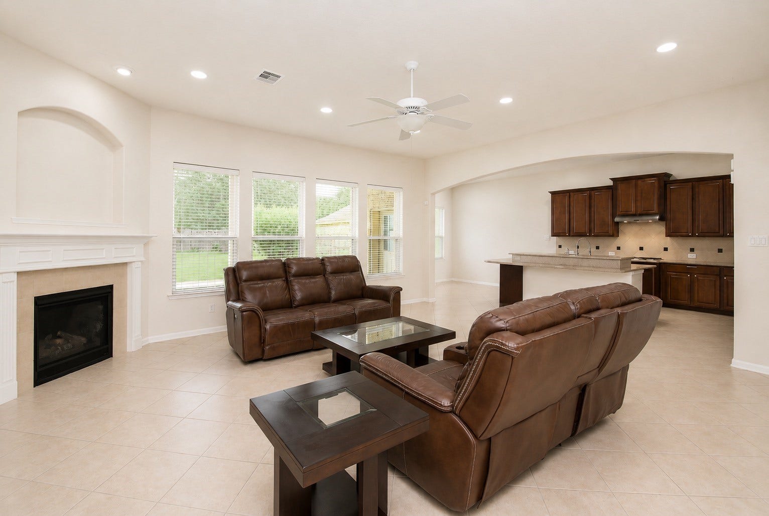 6811 Bannon Trail, Sugar Land, TX 77479 6811 Bannon Trail, Sugar Land, TX 77479