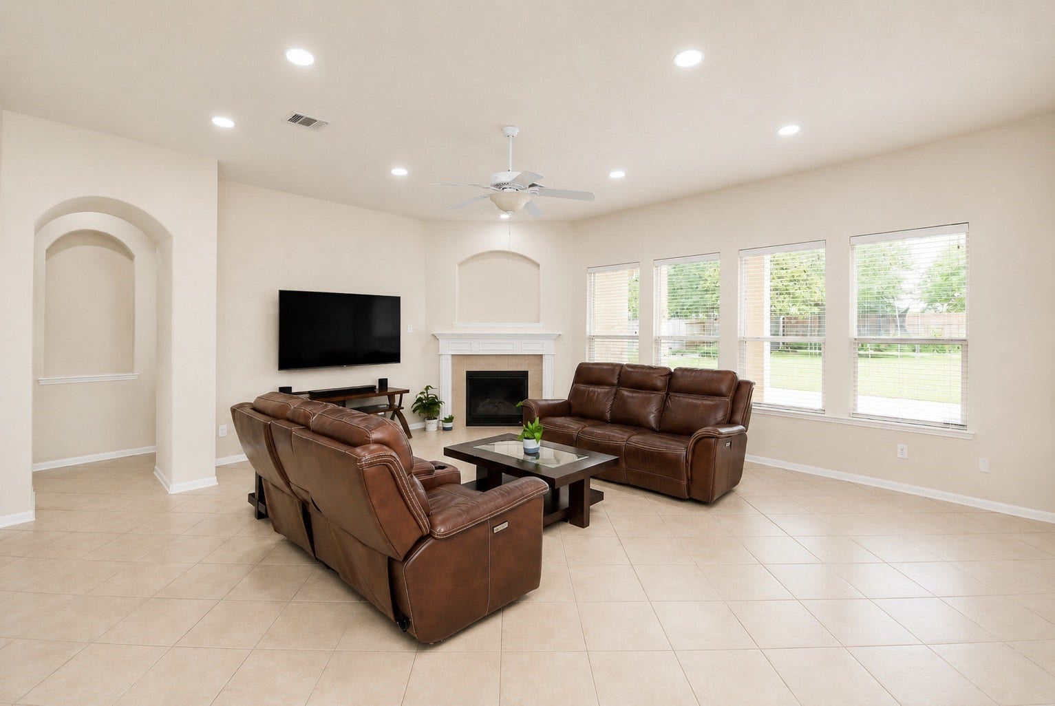 6811 Bannon Trail, Sugar Land, TX 77479 6811 Bannon Trail, Sugar Land, TX 77479