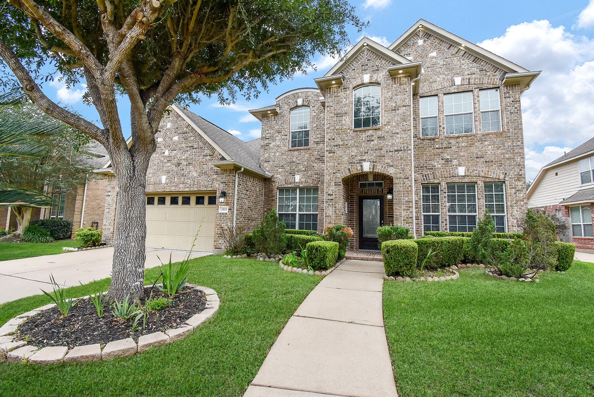 6811 Bannon Trail, Sugar Land, TX 77479 6811 Bannon Trail, Sugar Land, TX 77479