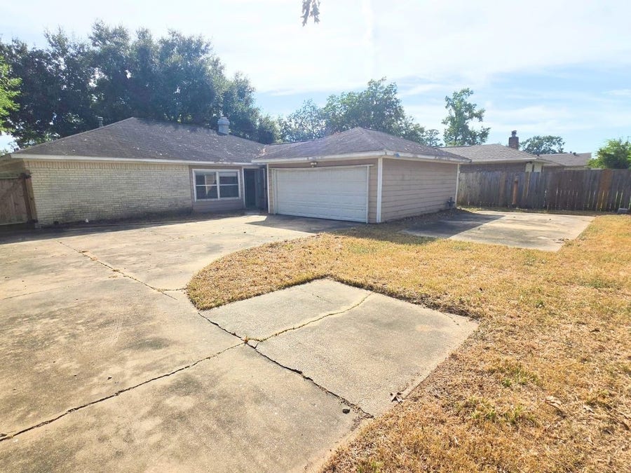 Property photo for 17602 Favor Bend Drive, Humble, TX