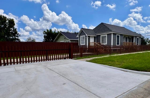 Property photo for 511 N 3rd Street, Conroe, TX