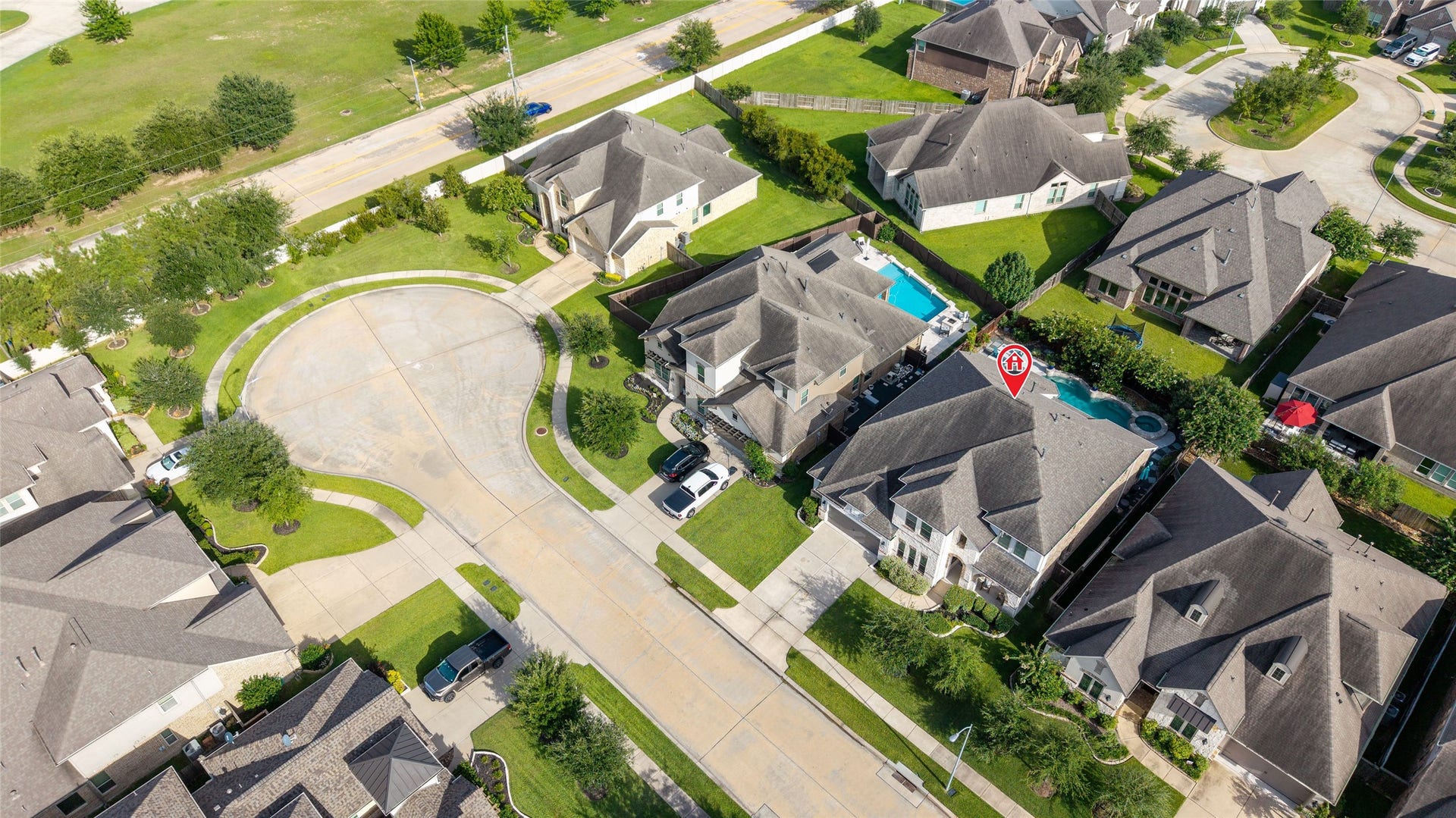 13411 Alpine Mountain Lane, Tomball, TX 77377 Conveniently located on a quiet cul-de-sac street.