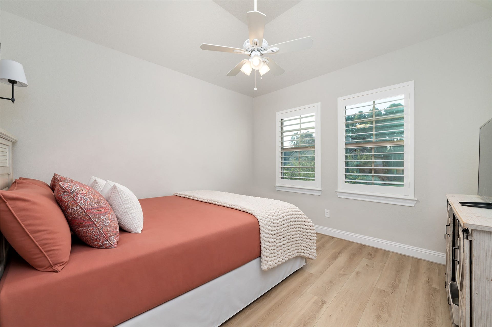 13411 Alpine Mountain Lane, Tomball, TX 77377 One of two upstairs secondary bedrooms.