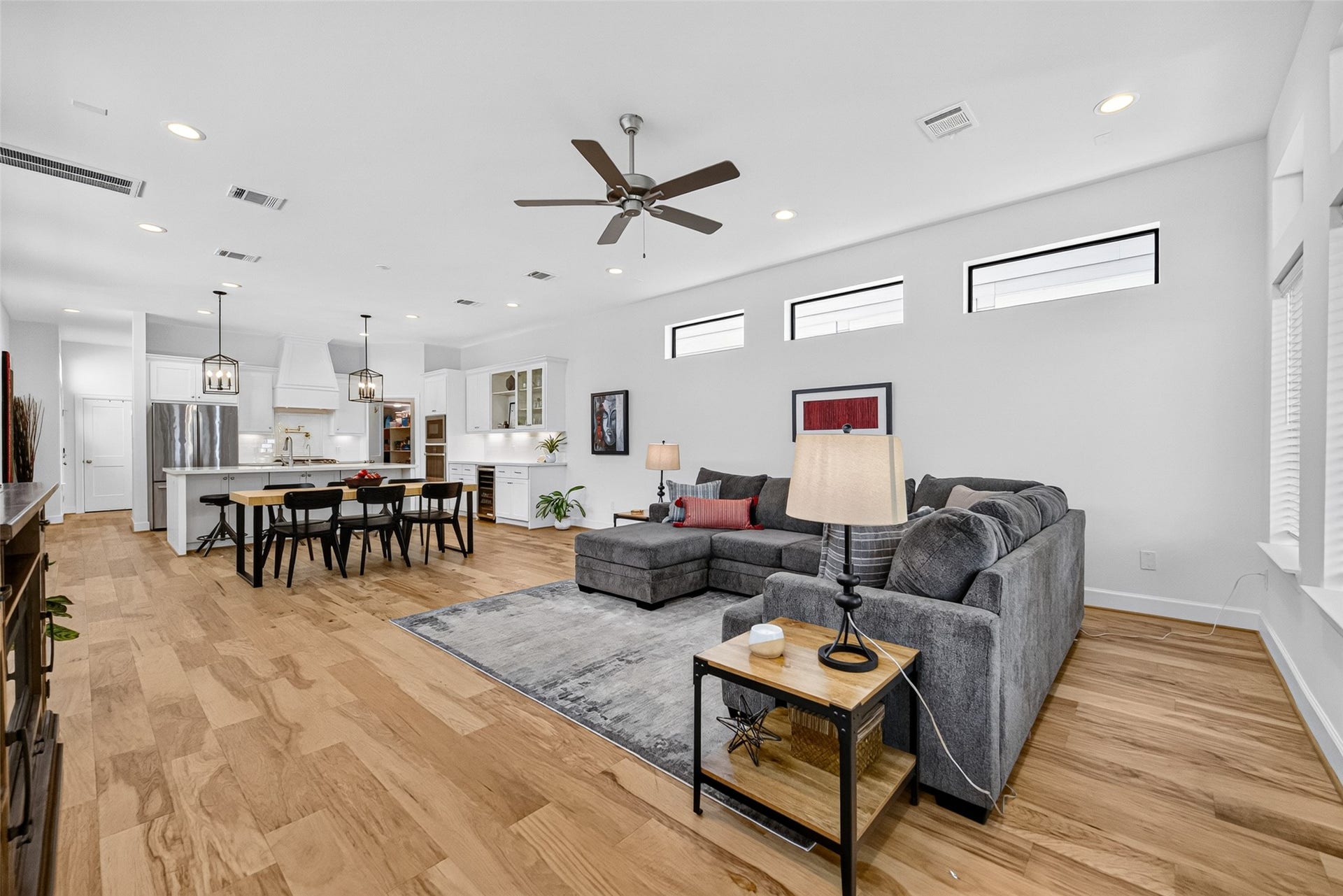 1201 E 23rd Street, Houston, TX 77009 Heres a view showing the great open concept layout.