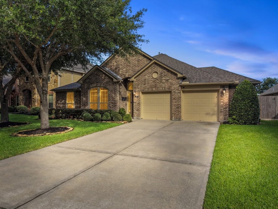 Property photo for 2807 Jordan Creek Court, League City, TX
