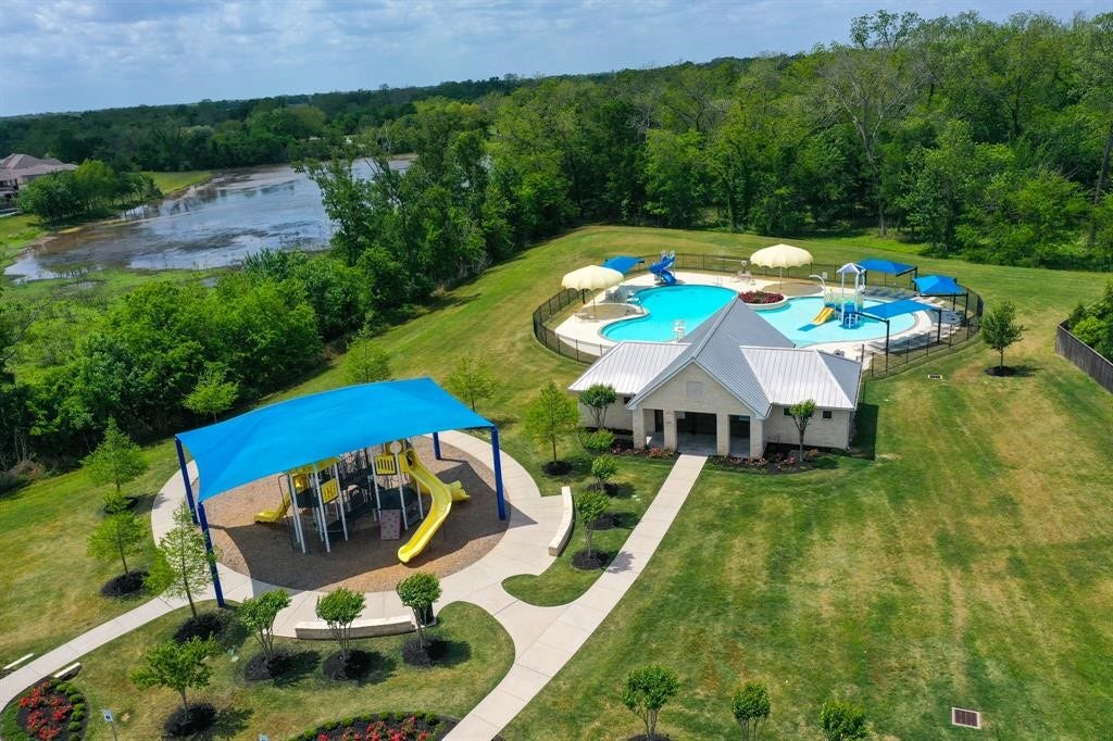 7207 Palmito Ranch Drive, Richmond, TX 77406 Long Meadow Farms is amazing community with lakes, six-and-a-half miles of natura trails and nature preserves, 8.2 miles of pecan groves, as well as 14 fun-filled parks. Combine this with amenities like two resort-style pools with slides, playgrounds, and pavilions, and you will feel as though you are on vacation all of the time.