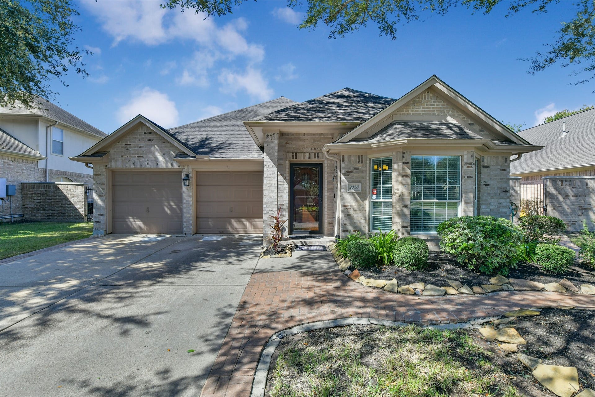 2320 Fairway Pointe Drive, League City, TX 77573