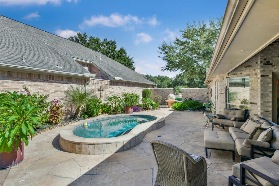 Property photo for 2320 Fairway Pointe Drive, League City, TX