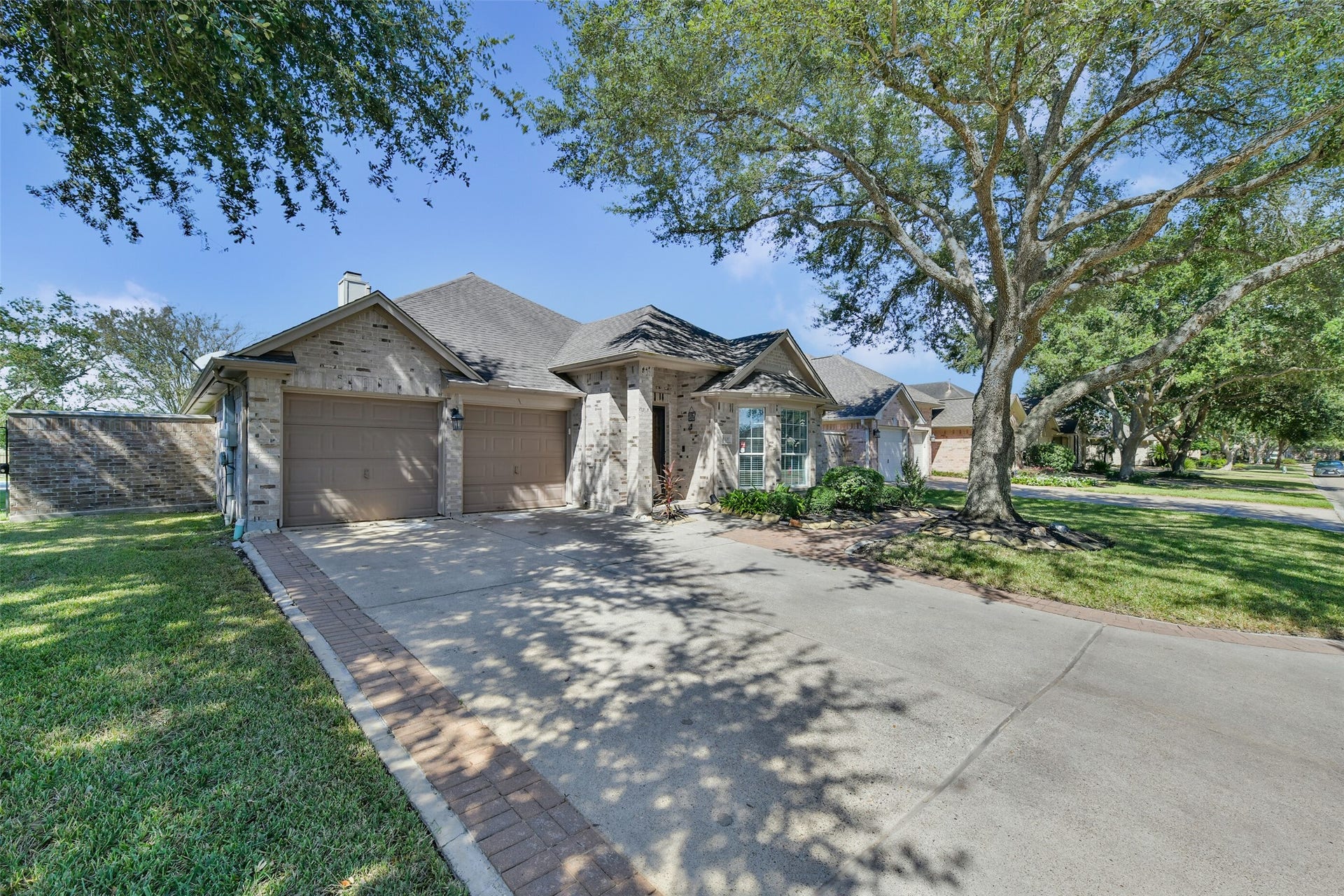 2320 Fairway Pointe Drive, League City, TX 77573