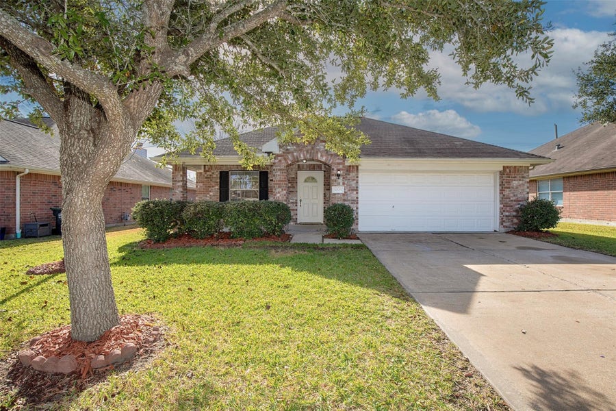 Property photo for 5008 Blanco Drive, Pearland, TX