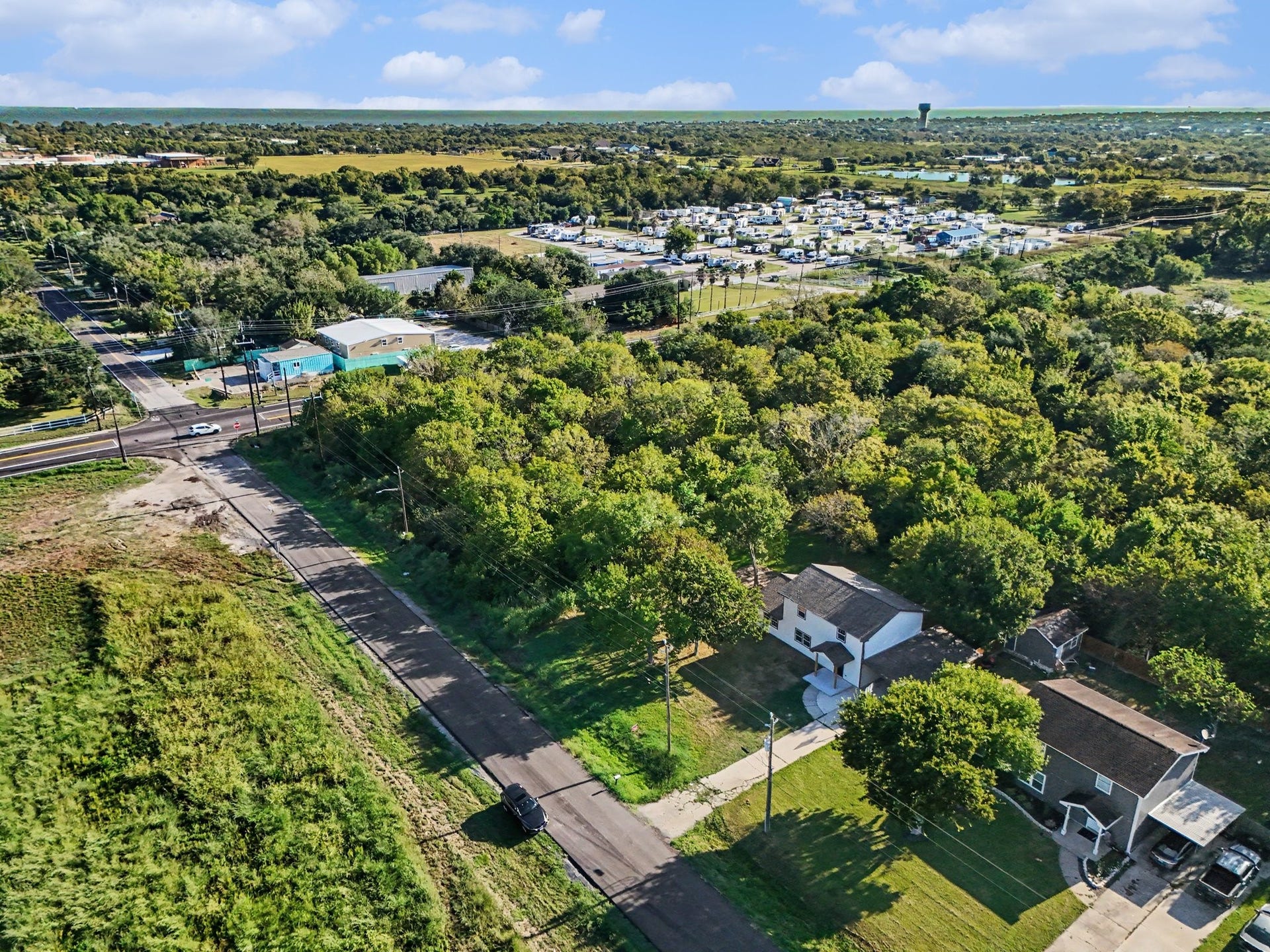 1021 27th Street, Dickinson, TX 77539 1021 27th Street, Dickinson, TX 77539