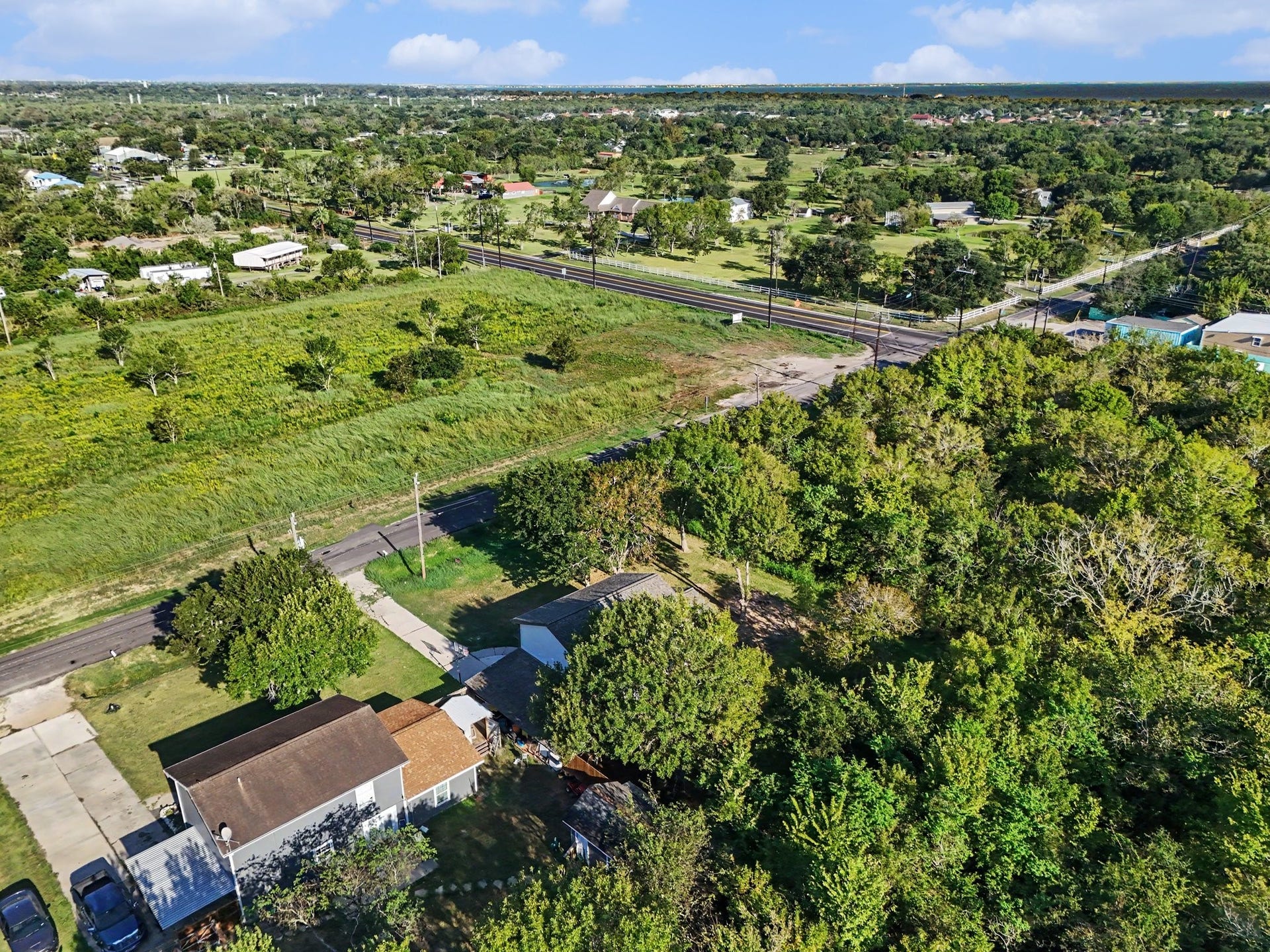 1021 27th Street, Dickinson, TX 77539 1021 27th Street, Dickinson, TX 77539