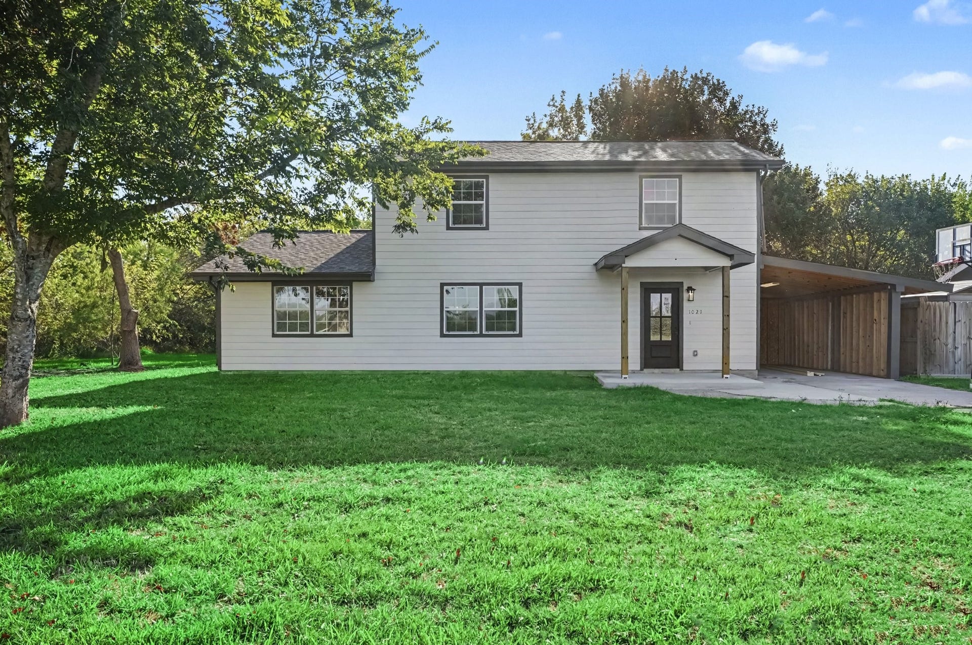 1021 27th Street, Dickinson, TX 77539 1021 27th Street, Dickinson, TX 77539