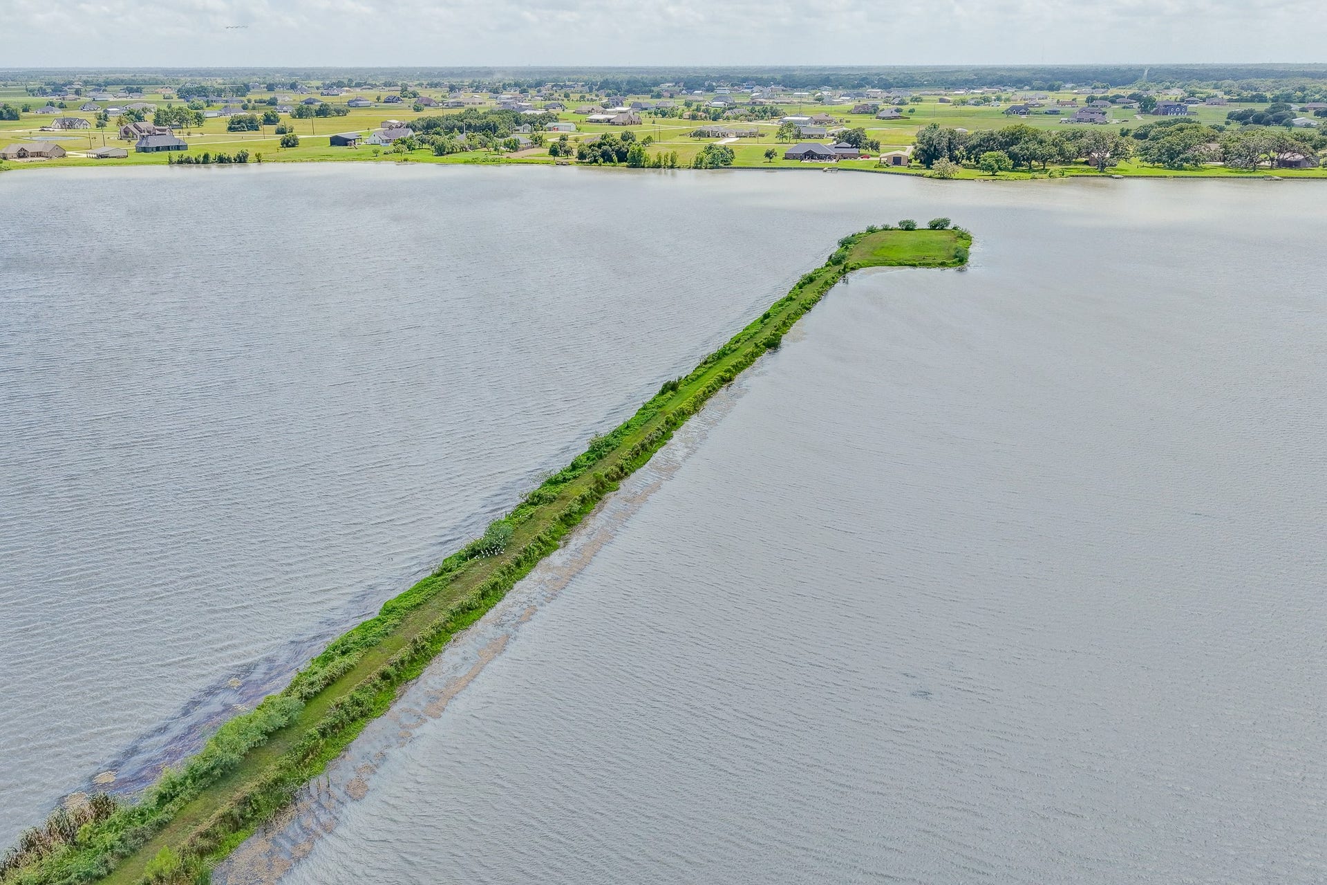 1601 Old Henry Court, Angleton, TX 77515