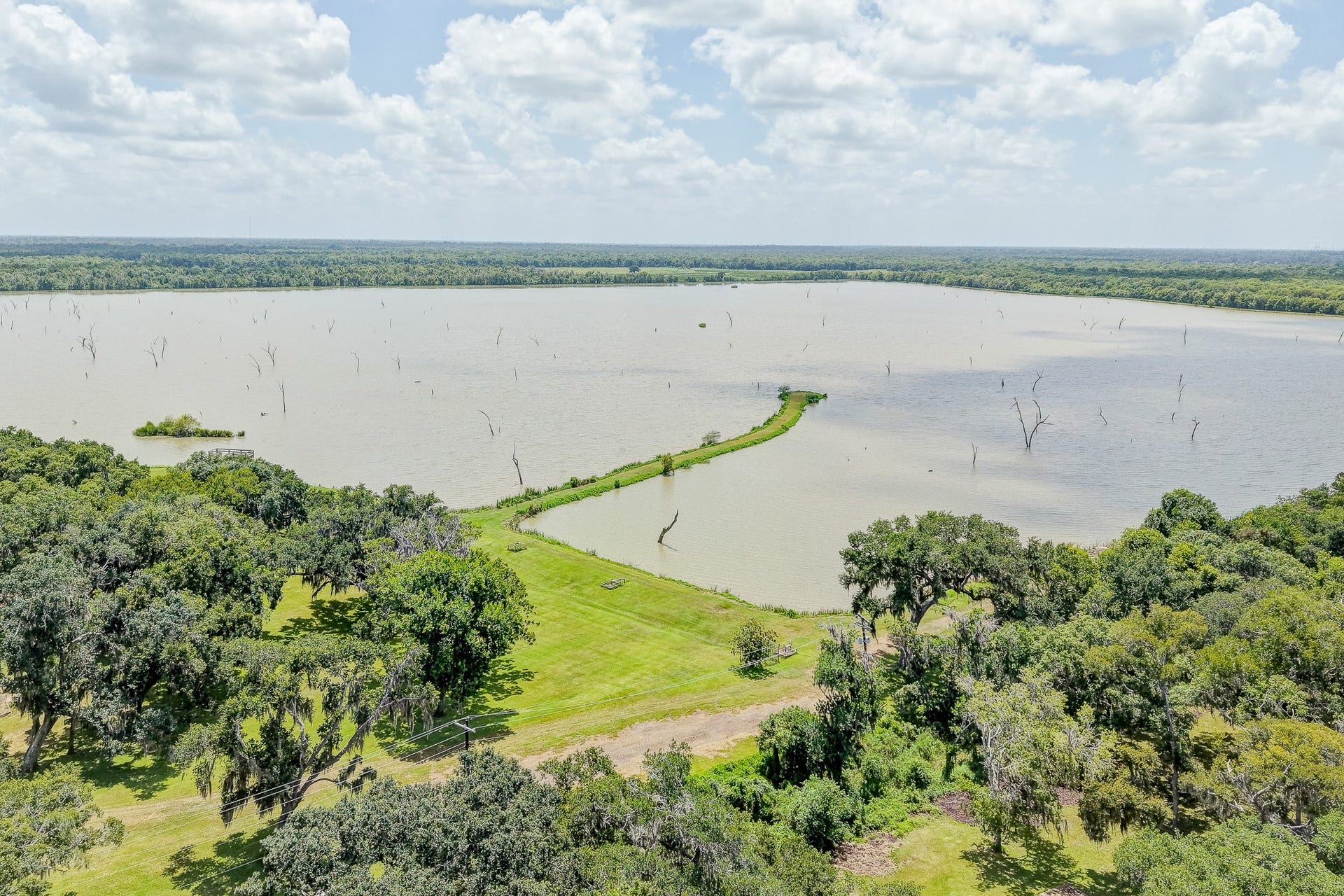 1601 Old Henry Court, Angleton, TX 77515