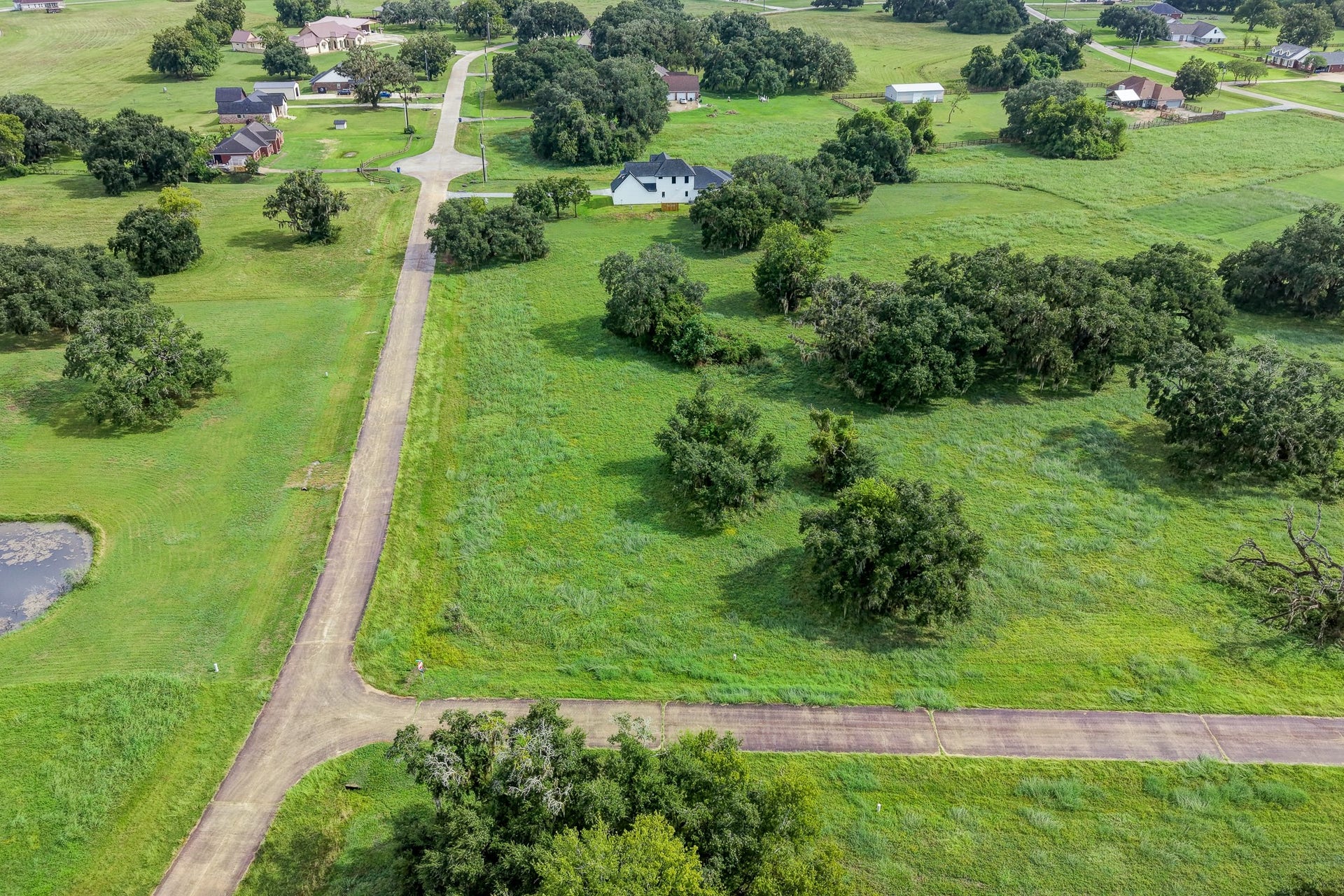 1601 Old Henry Court, Angleton, TX 77515