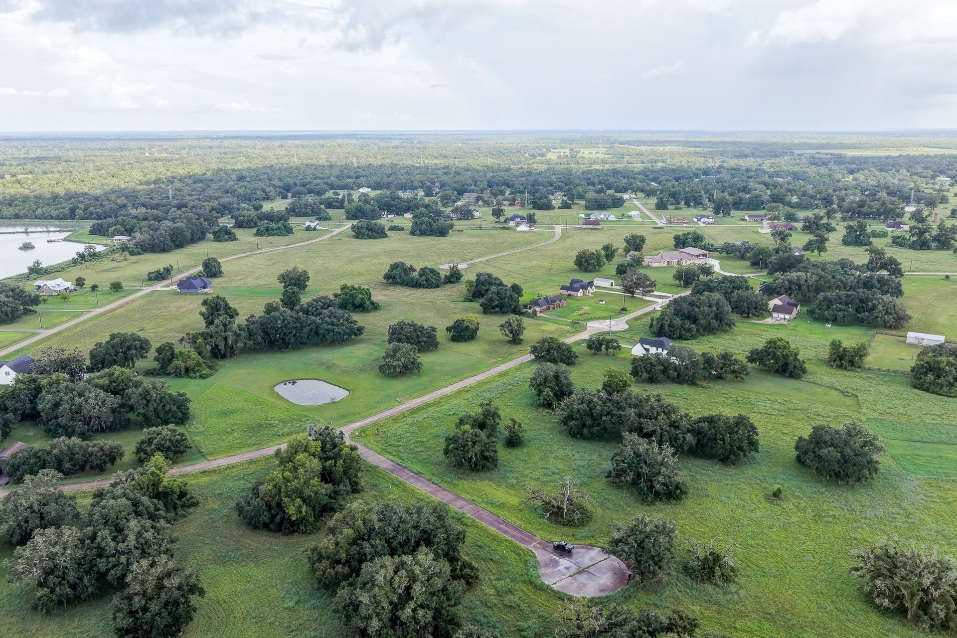 1601 Old Henry Court, Angleton, TX 77515