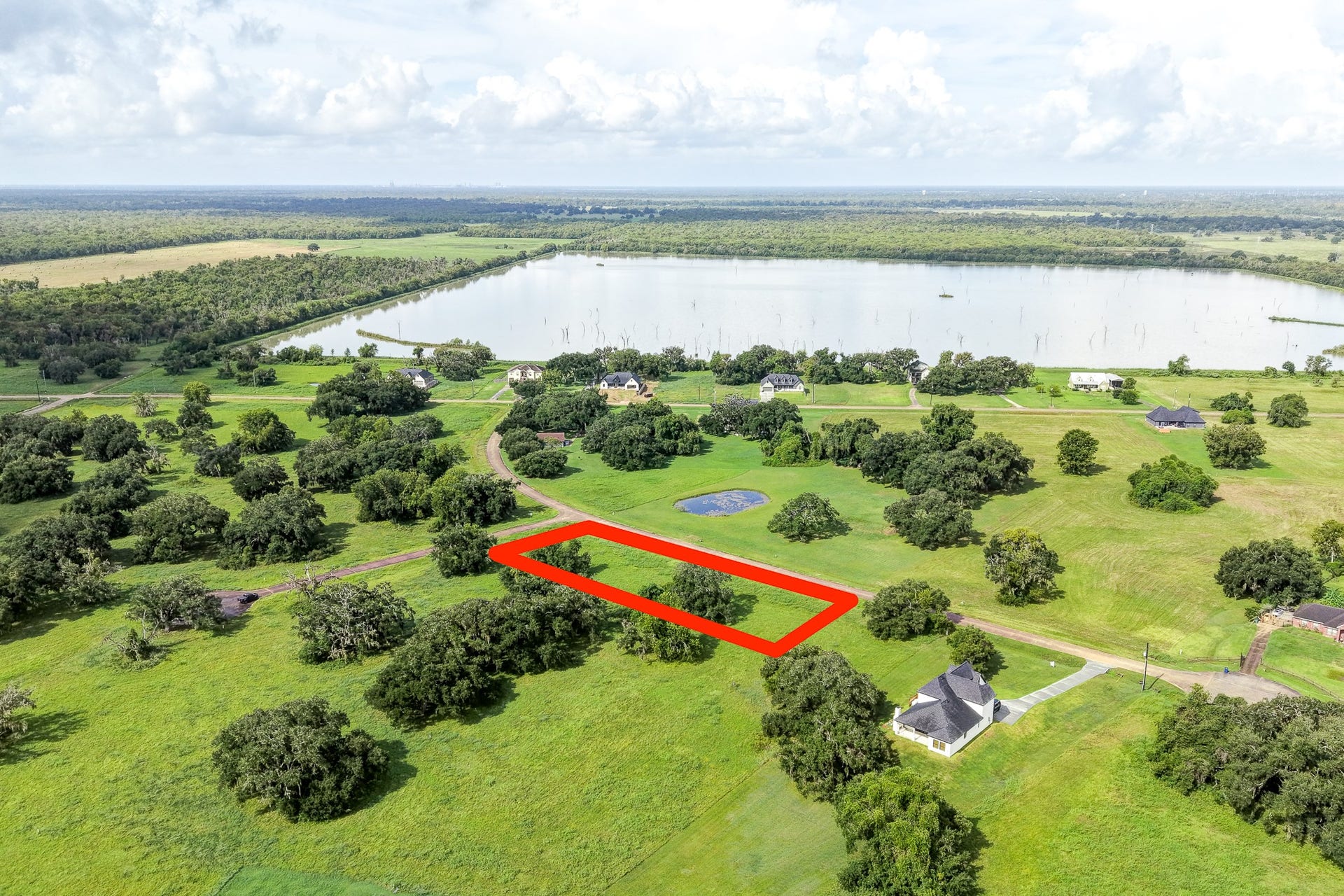 1601 Old Henry Court, Angleton, TX 77515
