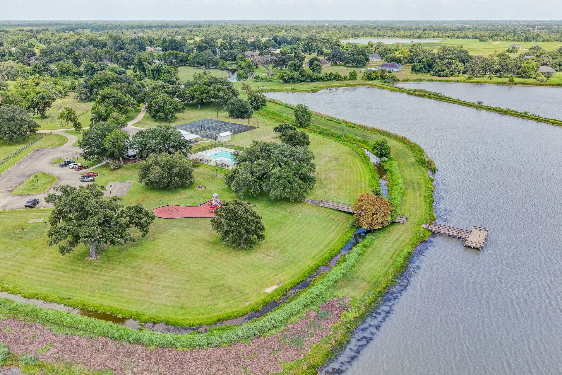 1601 Old Henry Court, Angleton, TX 77515