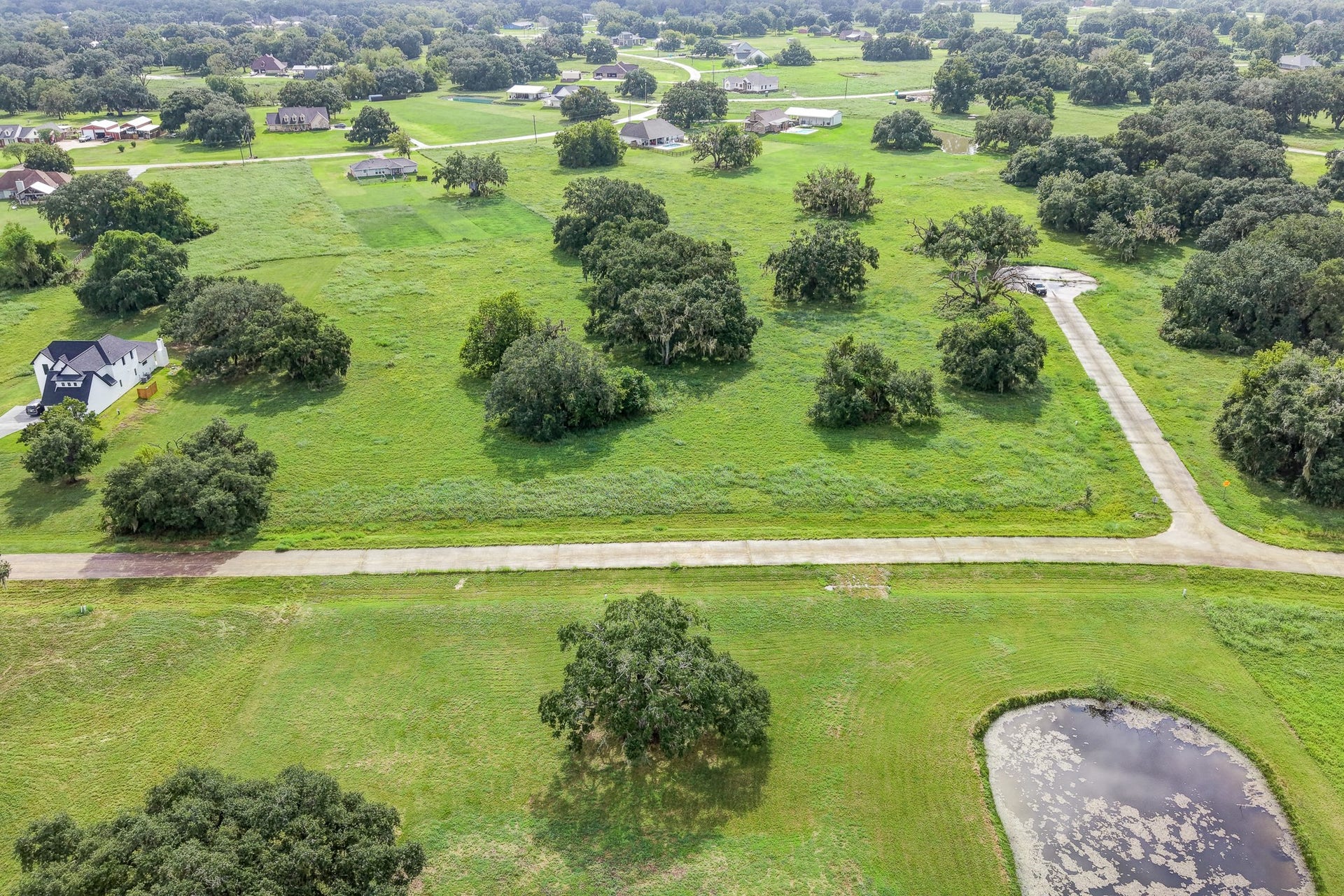 1601 Old Henry Court, Angleton, TX 77515
