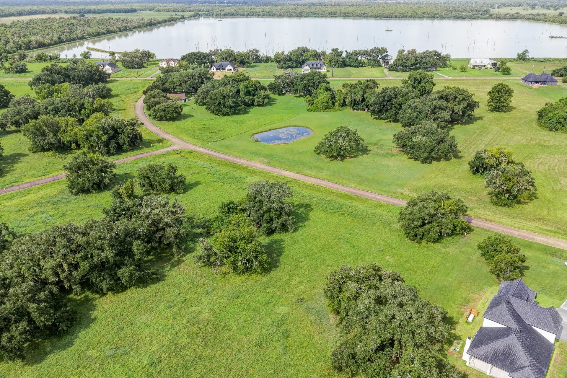 1601 Old Henry Court, Angleton, TX 77515