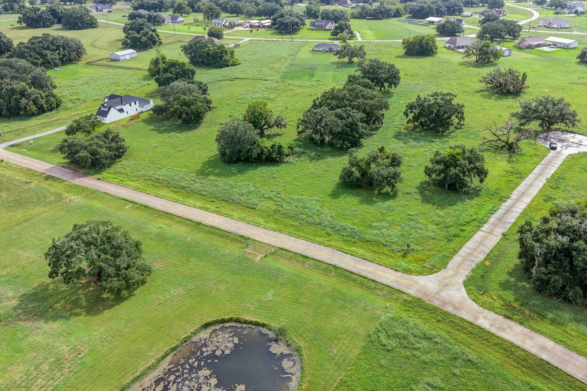 1601 Old Henry Court, Angleton, TX 77515