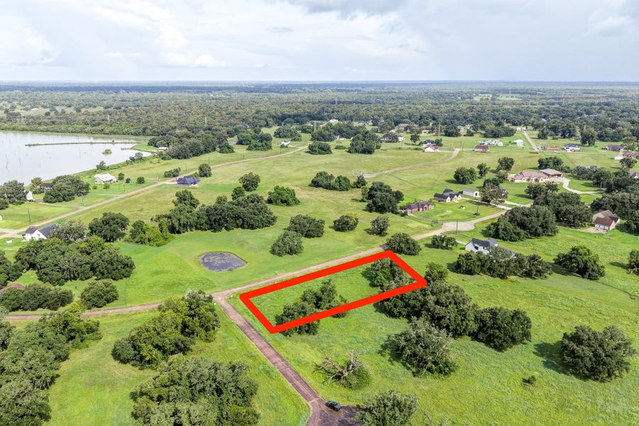 Property photo for 1601 Old Henry Court, Angleton, TX