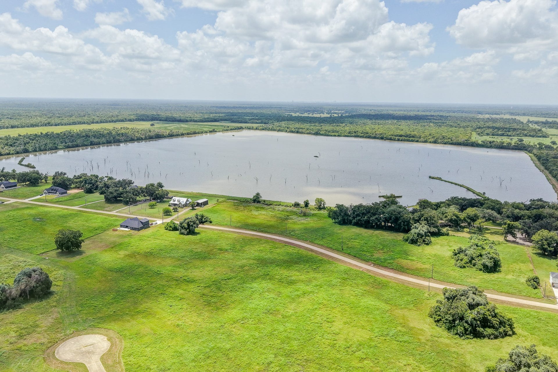 1601 Old Henry Court, Angleton, TX 77515
