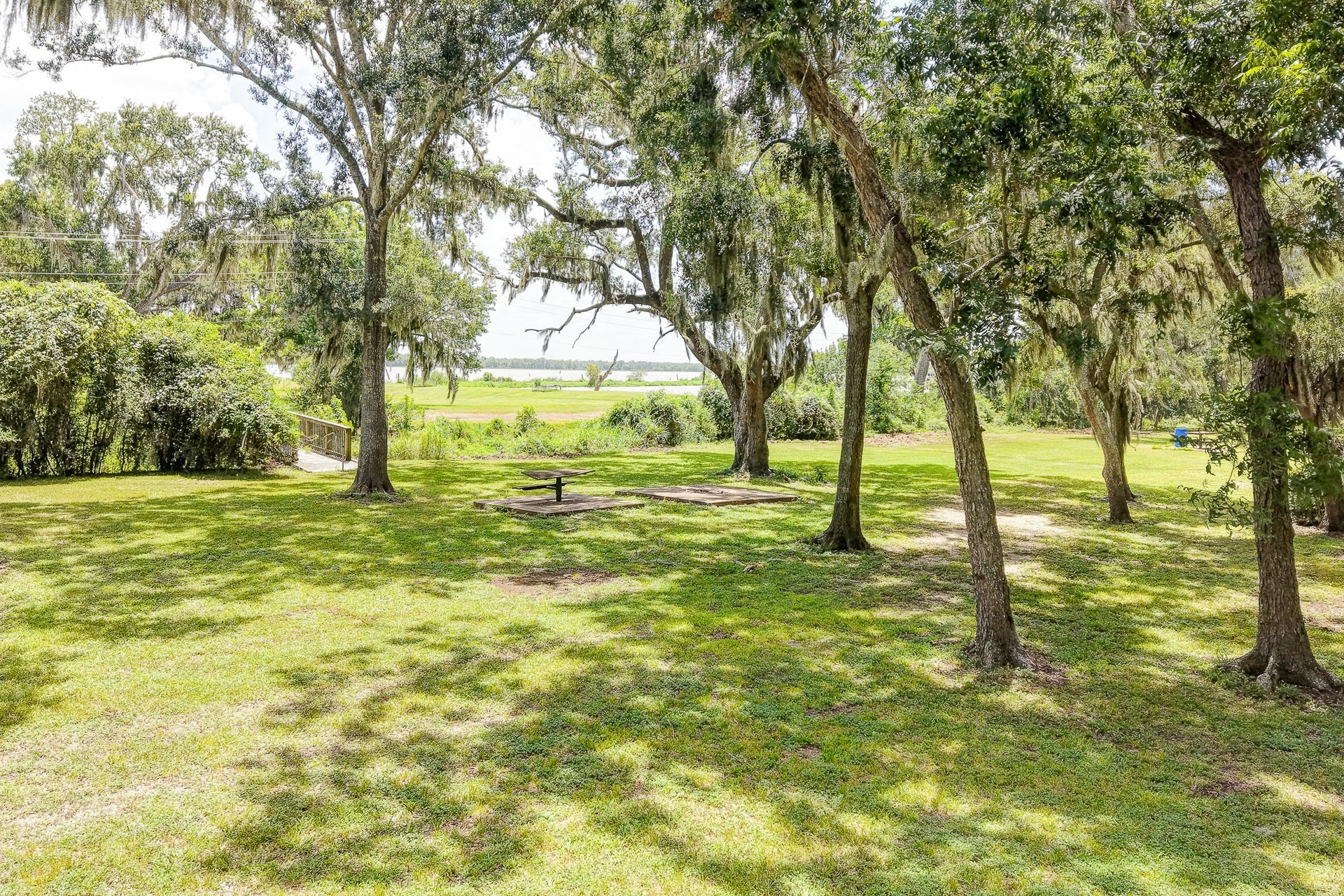 1601 Old Henry Court, Angleton, TX 77515