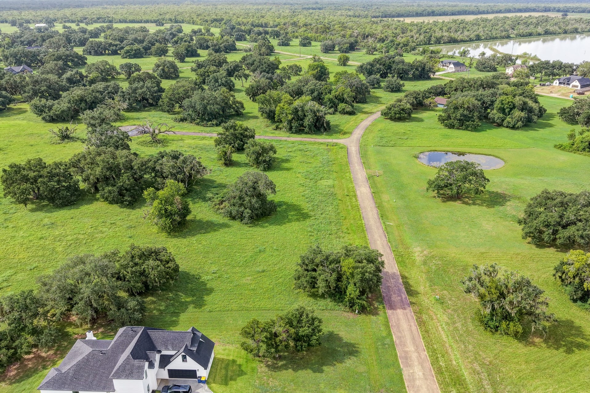 1601 Old Henry Court, Angleton, TX 77515