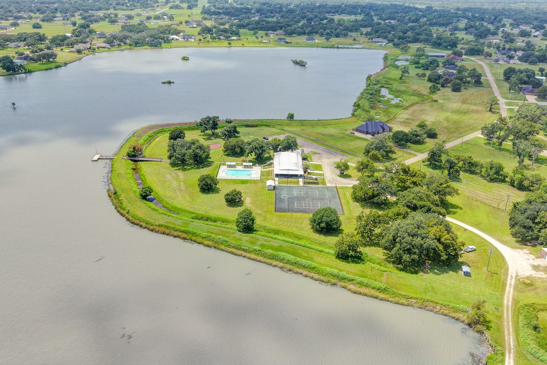 1601 Old Henry Court, Angleton, TX 77515