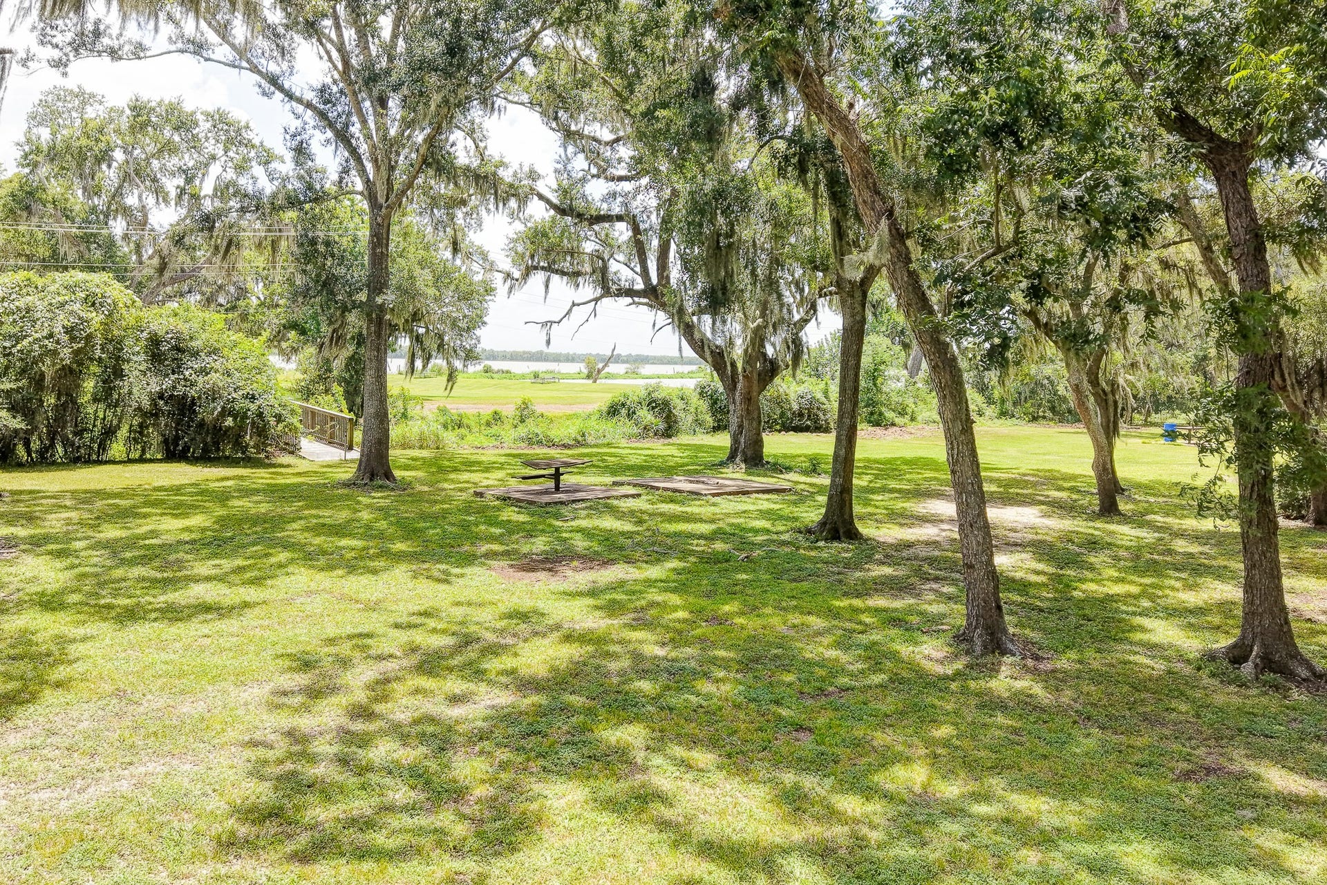 1601 Old Henry Court, Angleton, TX 77515