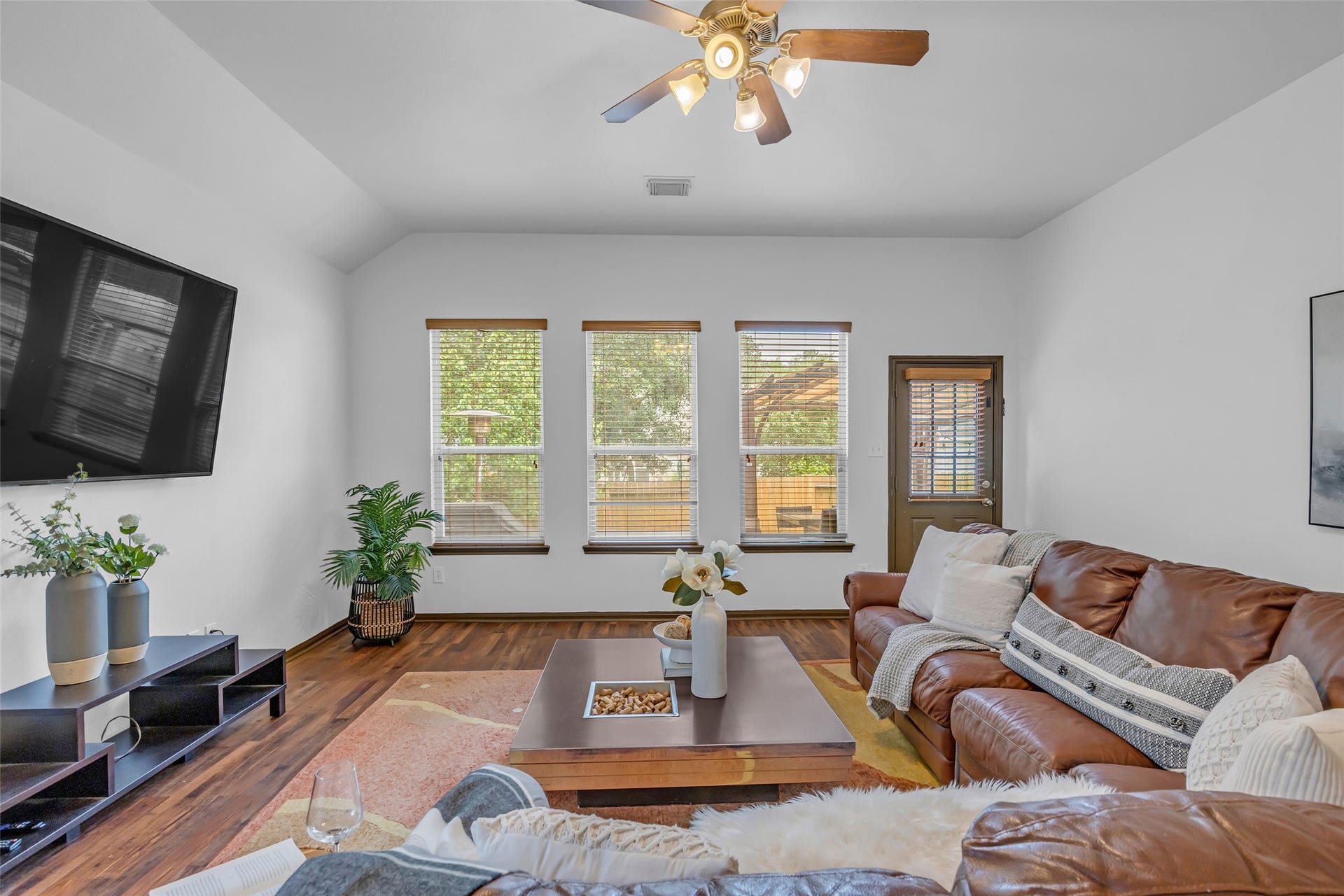 134 S Star Ridge Circle, The Woodlands, TX 77382 134 S Star Ridge Circle, The Woodlands, TX 77382