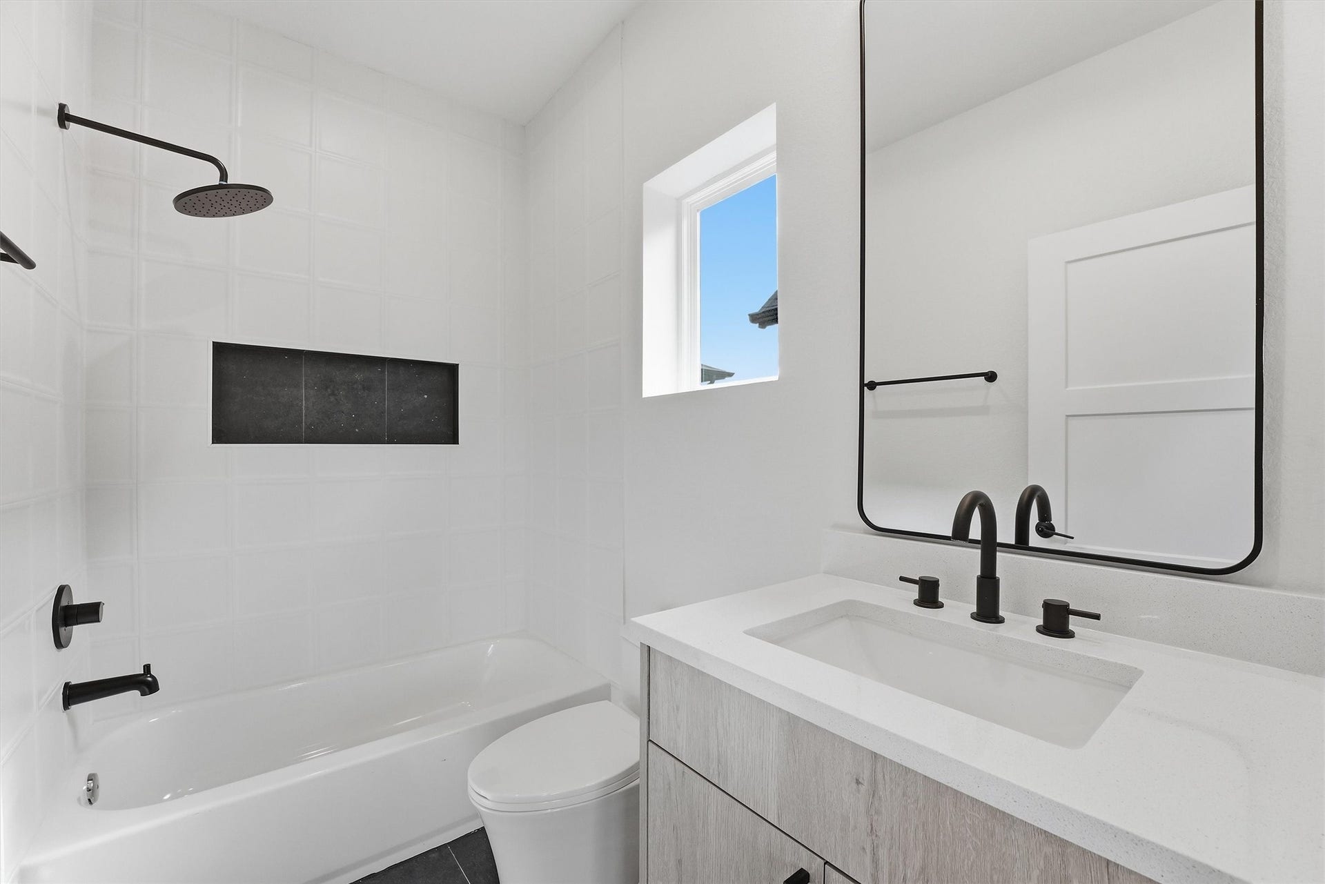 3708 Glenrose Street, #AB, Houston, TX 77051 UNIT B.