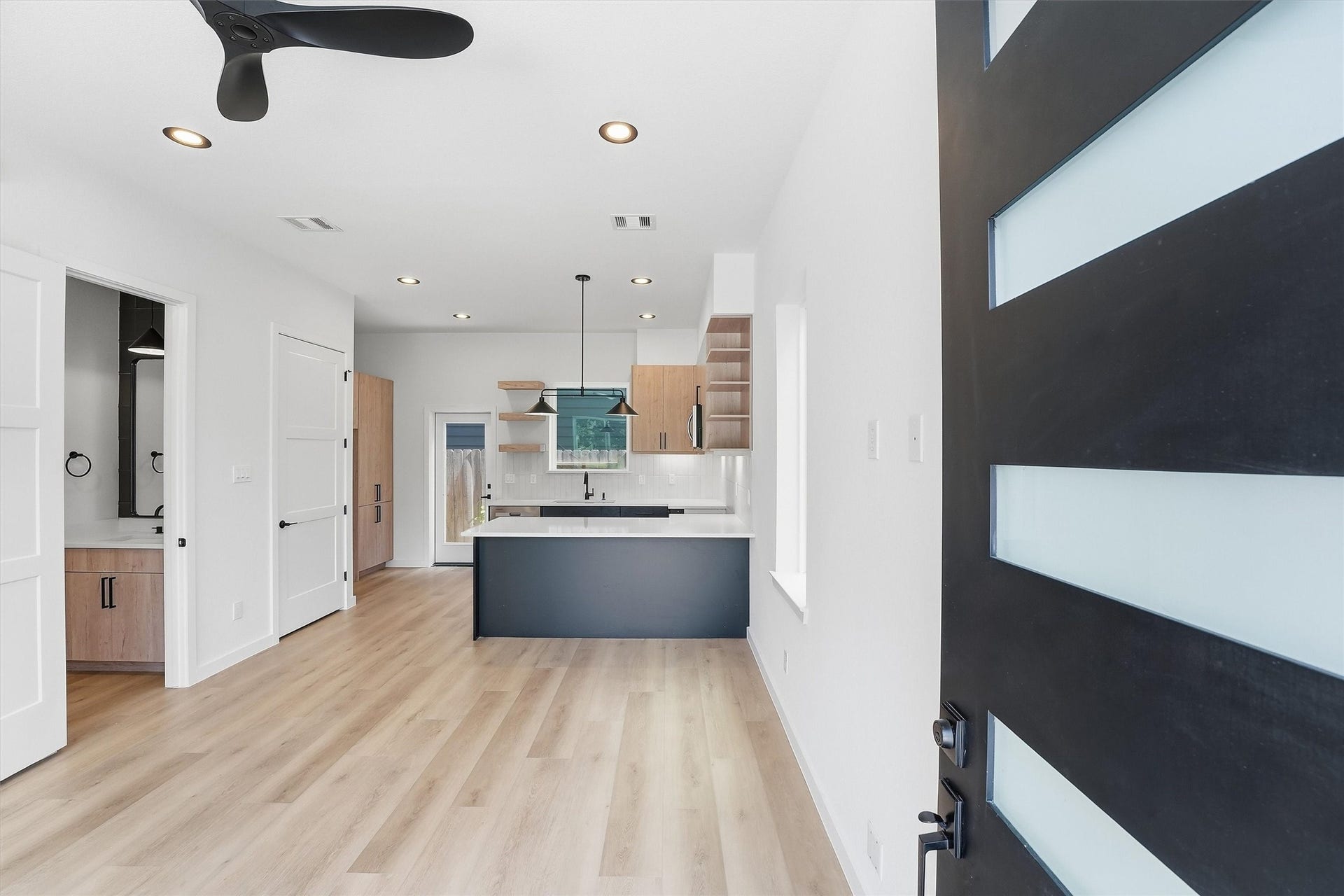 3708 Glenrose Street, #AB, Houston, TX 77051 UNIT B.