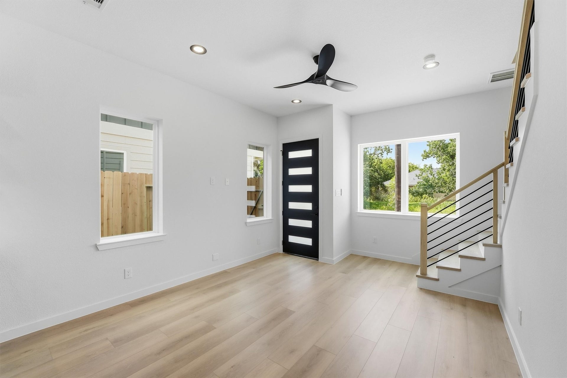 3708 Glenrose Street, #AB, Houston, TX 77051 UNIT B.