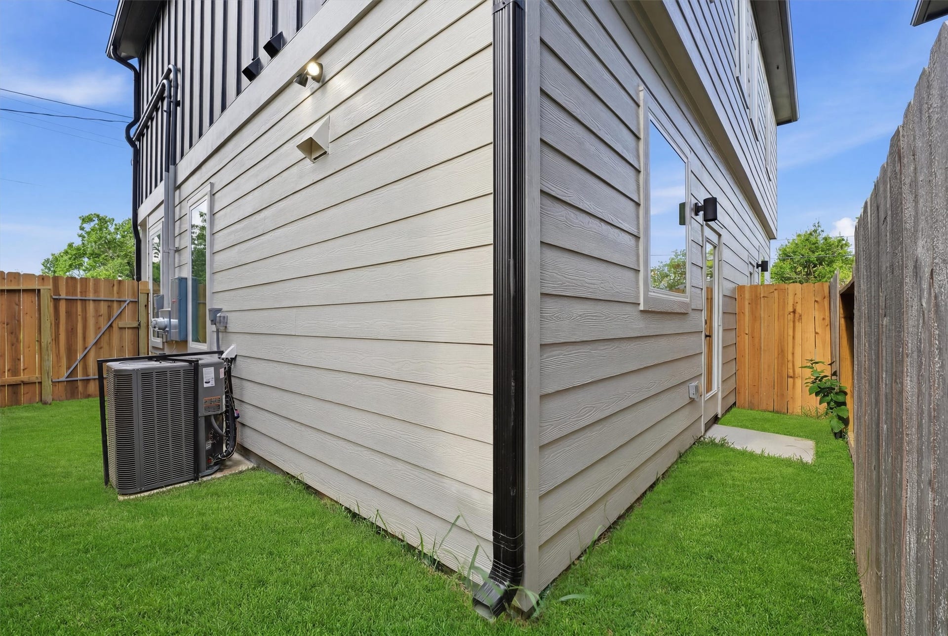 3708 Glenrose Street, #AB, Houston, TX 77051 3708 Glenrose Street, #AB, Houston, TX 77051