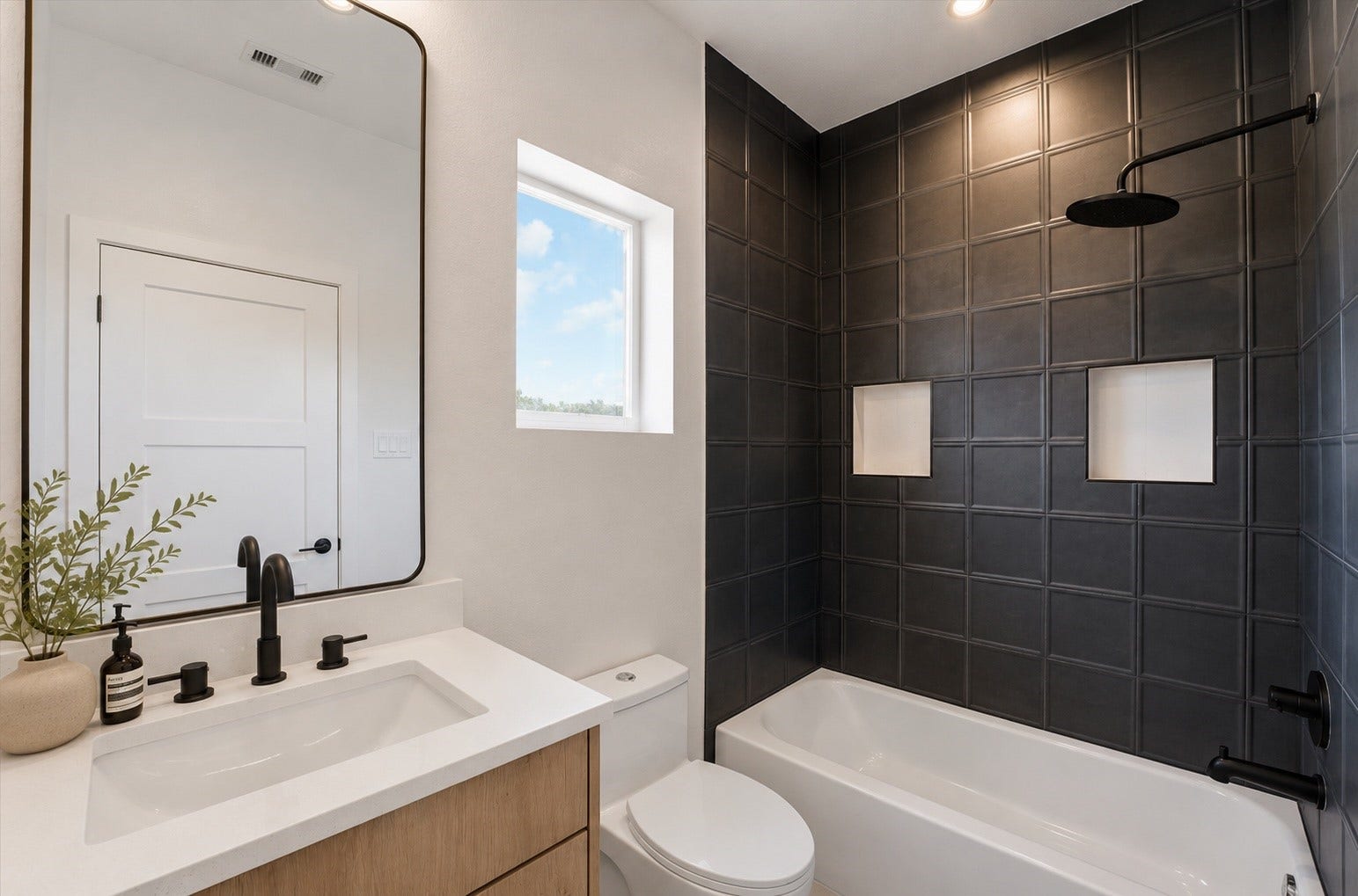 3708 Glenrose Street, #AB, Houston, TX 77051 UNIT A. *Virtually Staged
