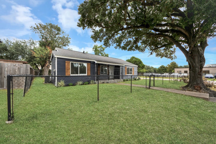 Property photo for 5651 Mccormick Street, Houston, TX