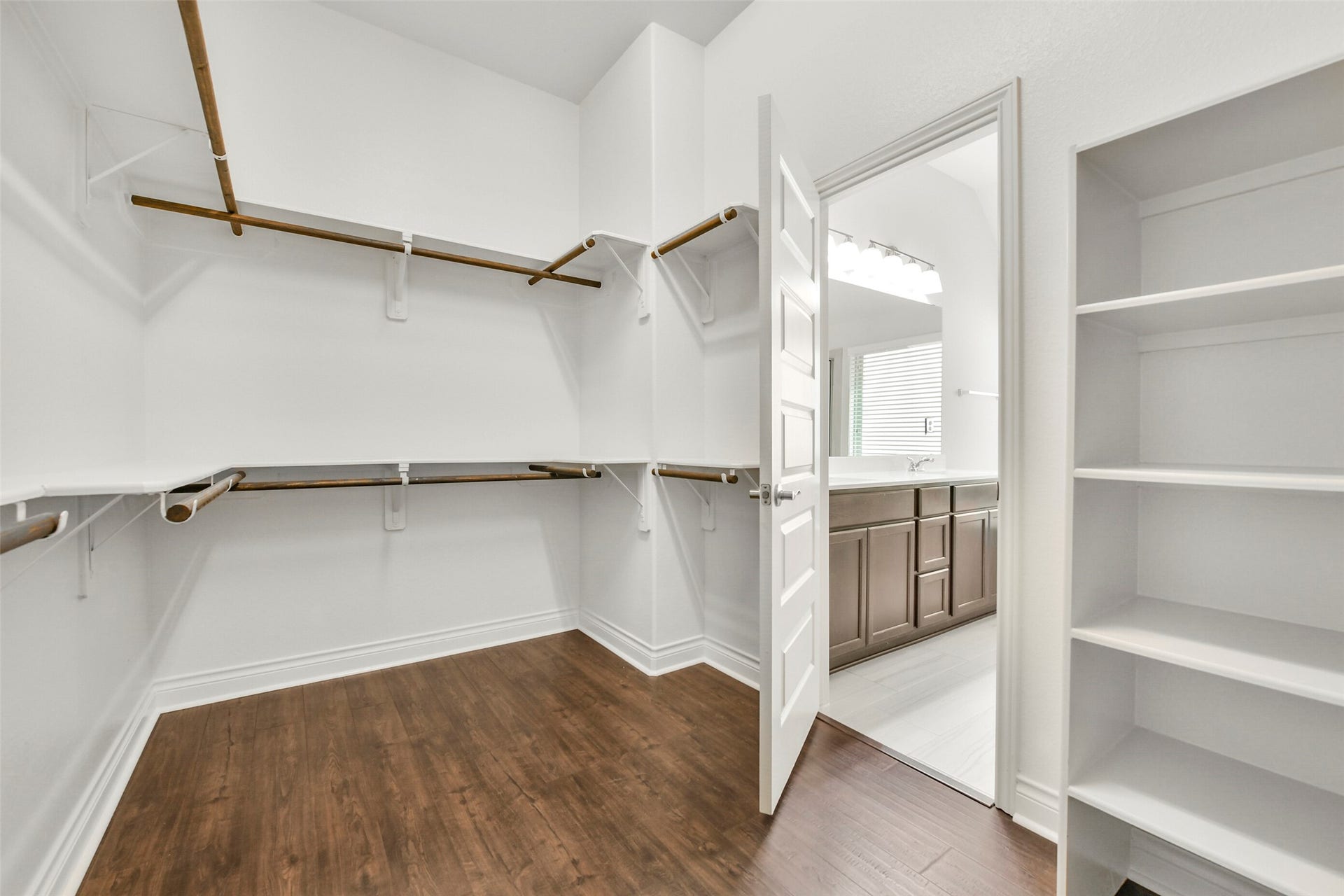 13615 Imperial Island Lane, Pearland, TX 77584 Spacious primary closet