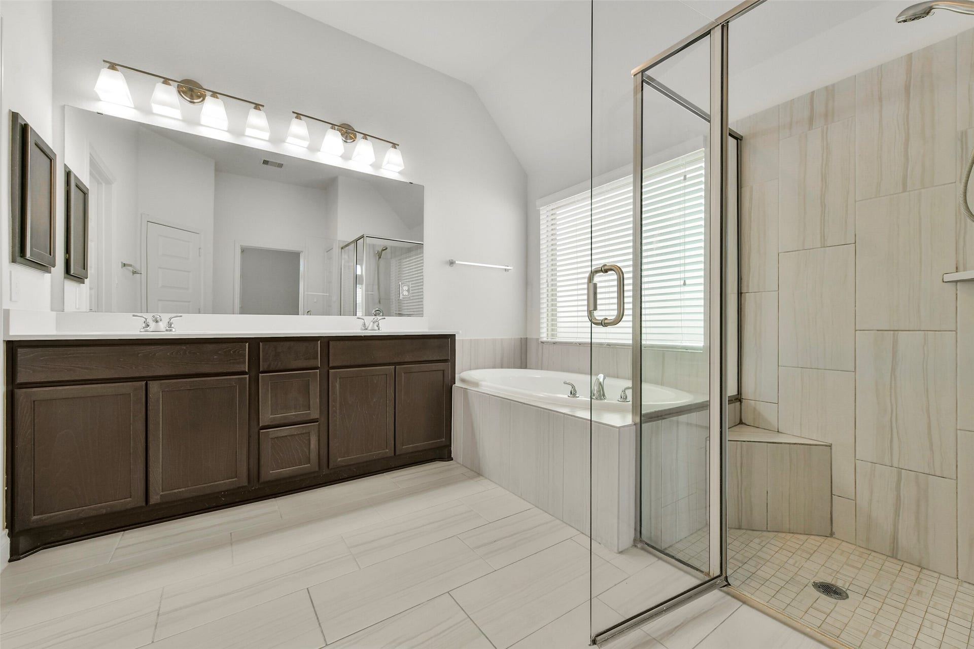 13615 Imperial Island Lane, Pearland, TX 77584 Separate tub and walk in shower