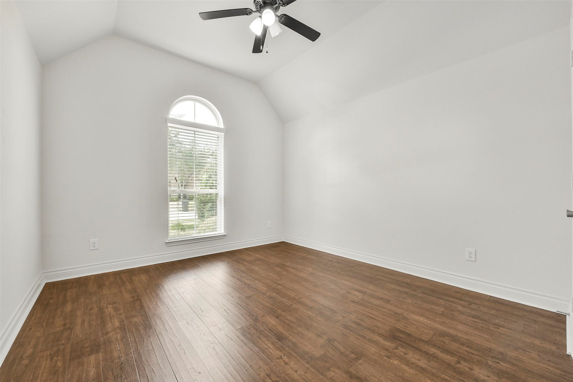13615 Imperial Island Lane, Pearland, TX 77584 Bedroom 2