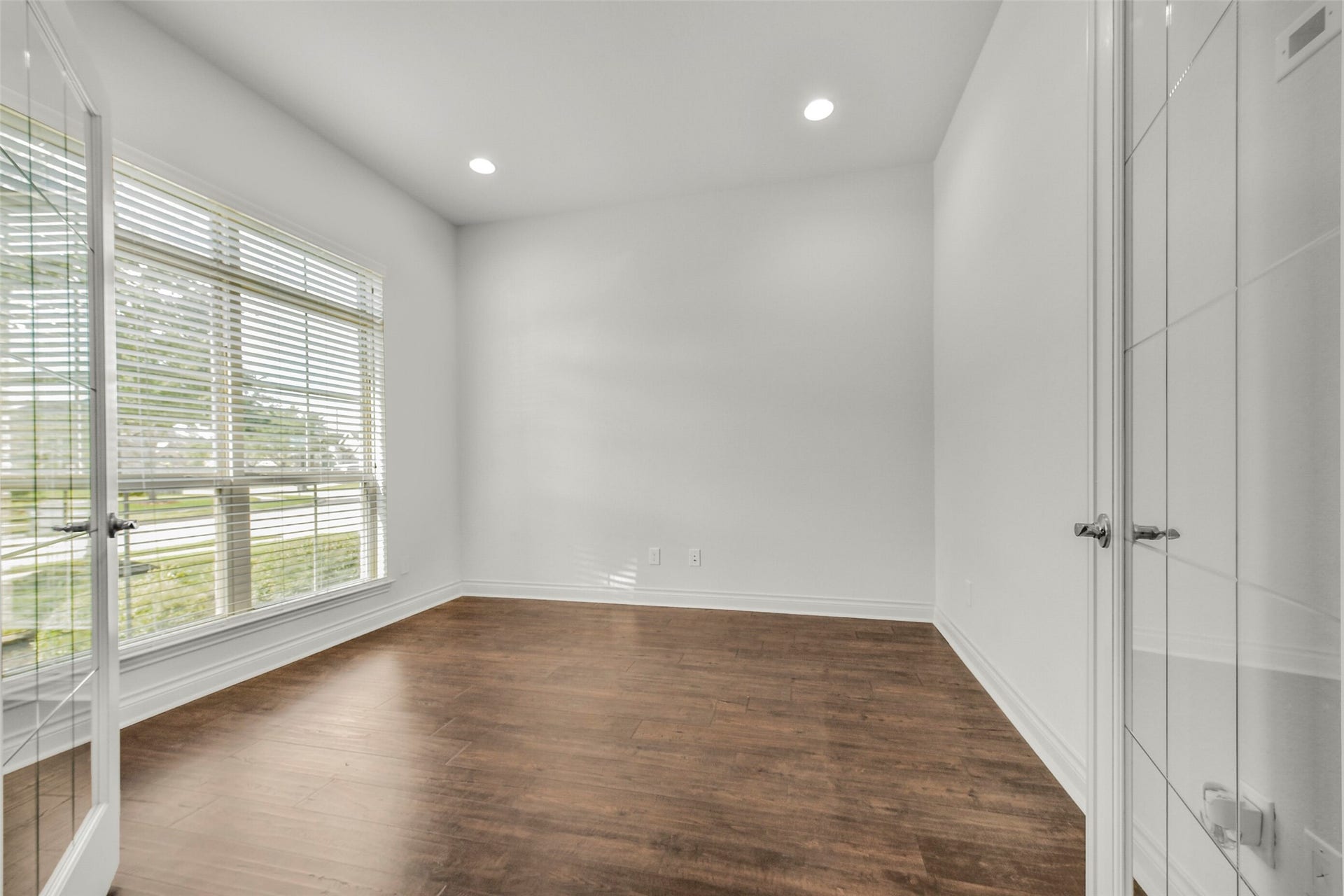 13615 Imperial Island Lane, Pearland, TX 77584 Front left office (1 of 2)
