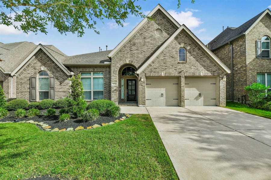 Property photo for 13615 Imperial Island Lane, Pearland, TX