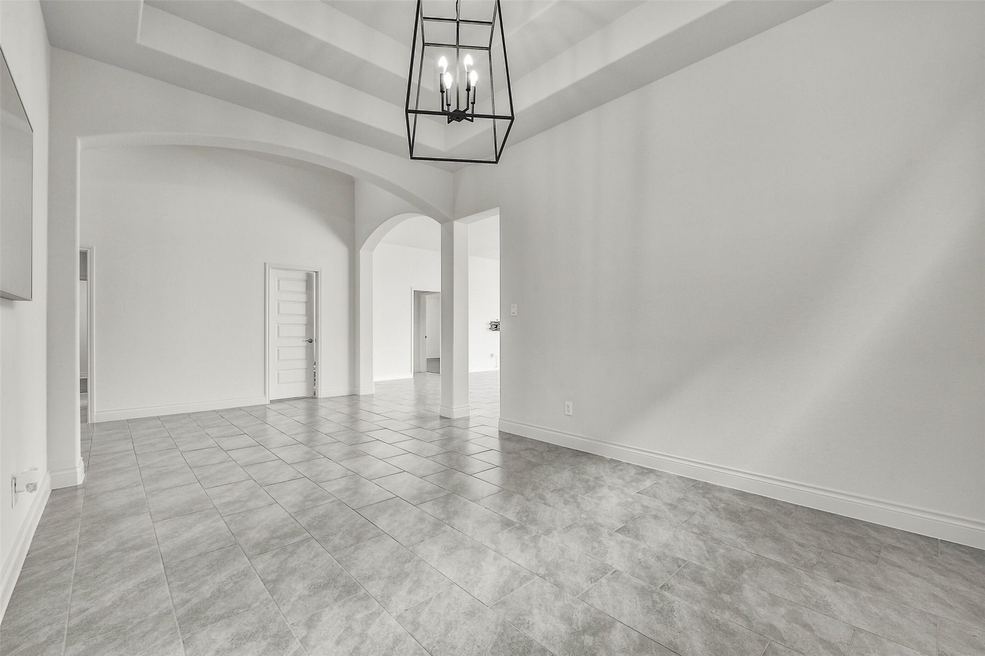 13615 Imperial Island Lane, Pearland, TX 77584 Spacious formal dining room