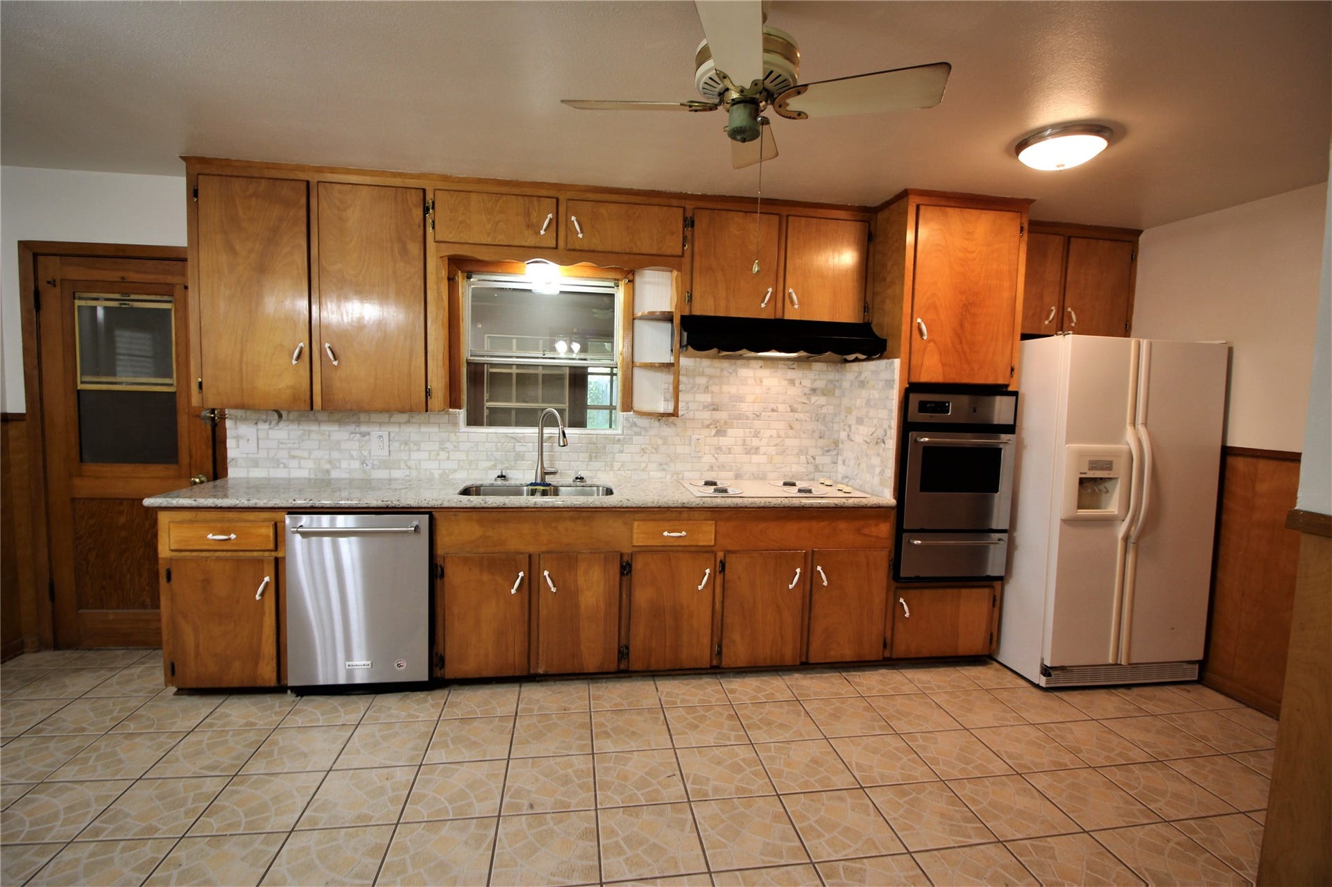 2428 Corbett Street, La Marque, TX 77568 2428 Corbett Street, La Marque, TX 77568